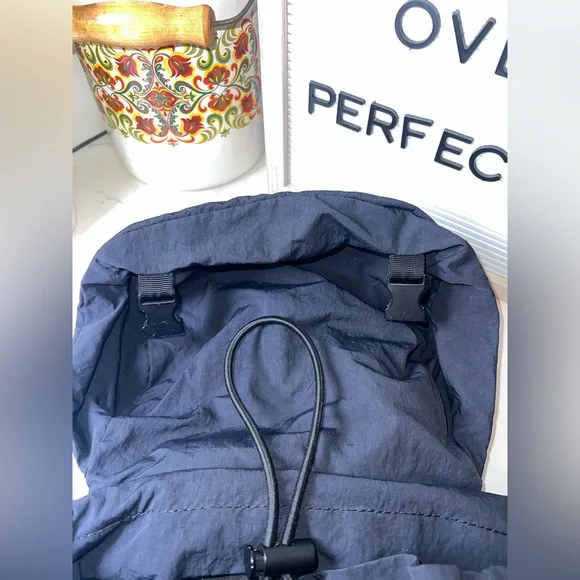 Lululemon On My Level Rucksack 18L | Black | Lululemon Backpack - Picture 10 of 16